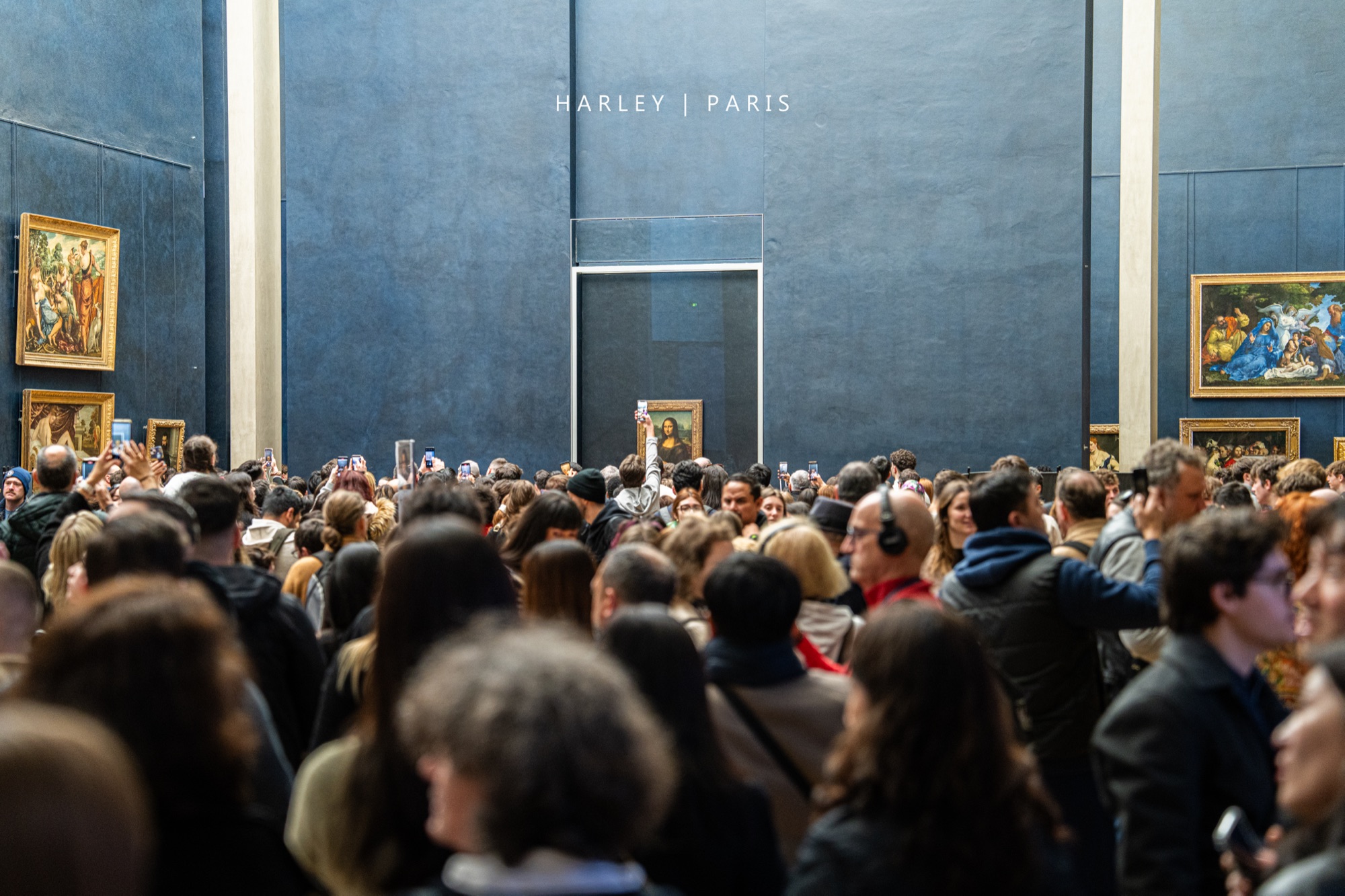 The Mona Lisa — travel photograph by Harley Zhong